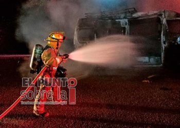 Fallece motociclista al chocar con una combi de pasajeros en la Tintal-Playa del Carmen