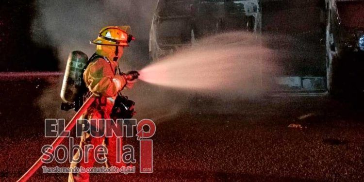 Fallece motociclista al chocar con una combi de pasajeros en la Tintal-Playa del Carmen