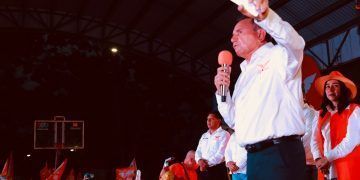 José Luis Pech cierra campaña en Chetumal