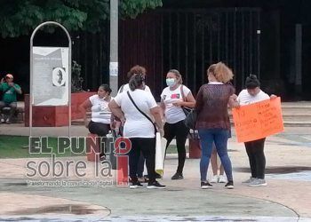 Locatarios de Chetumal se manifiestan frente al Ayuntamiento por controversia de sus locales