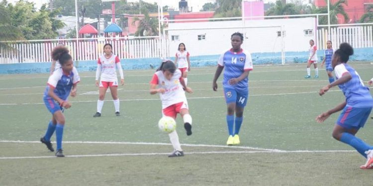 Club Amigas juega encuentro amistoso internacional ante Selección de Belice en el futbol femenil