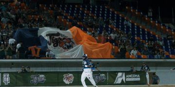 Viniendo de atrás, Tigres supera 4-3 a Piratas e iguala la serie