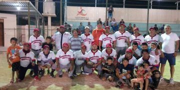 Comunicadores venció a Confiteros y jugará la final del softbol capitalino
