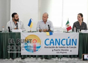 Entregan a hoteleros un reconocimiento por la embajada de Ucrania en México