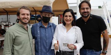 Estefanía Mercado ejerce su derecho a votar
