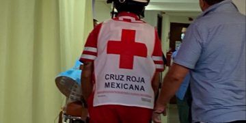 Balean a sujeto afuera de oficinas de Migración y a unos metros de Palacio municipal de Cancún