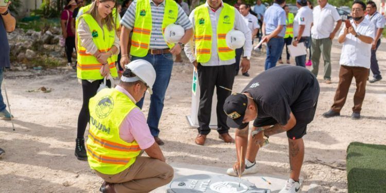 Entrega Marciano Dzul nuevo drenaje a habitantes de la Ya’ax Tulum