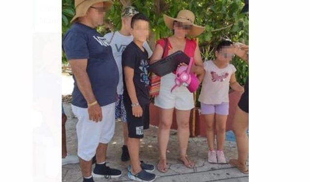 Policías ayudan a familia de Colombia para encontrar menor en la zona hotelera de Cancún