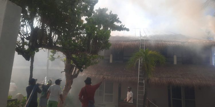 Se registra incendio en hotel de Holbox