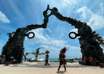 Regidor solidarense pide a Cabildo elevar categoría del Portal Maya de Playa del Carmen a Patrimonio Tangible del Municipio