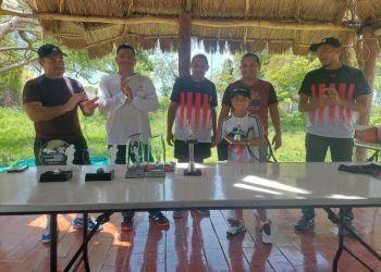 Apoya ayuntamiento de OPB la práctica del tenis en la capital quintanarroense