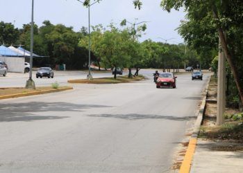 Autoridades municipales colaboran con operativos de seguridad vial para desarrollar obra pública en Cancún