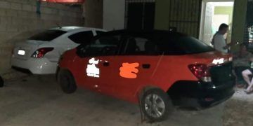 En cochera e impactada en vehículo termina su travesía una dama al volante