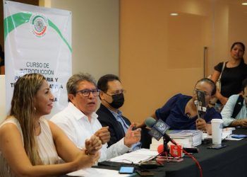 Ricardo Monreal dice que a López Obrador le conviene que él sea su sucesor