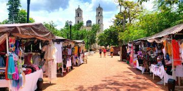 Artesanos de Valladolid y comisarías exponen y comercializan sus productos a través de Sinergia Social