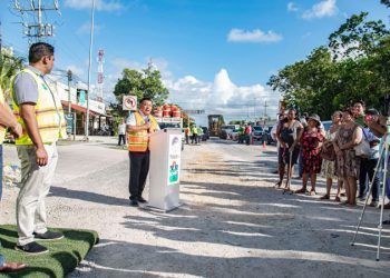 Marciano Dzul Caamal da banderazo a la primera etapa de la modernización en la Av. Coba de Tulum