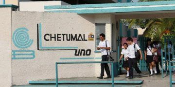 Denuncian padres de familia cobro de cuotas “voluntarias” en escuelas públicas