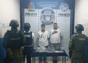 Poco después de exigir pago de derecho de piso, son detenidos en Playa del Carmen