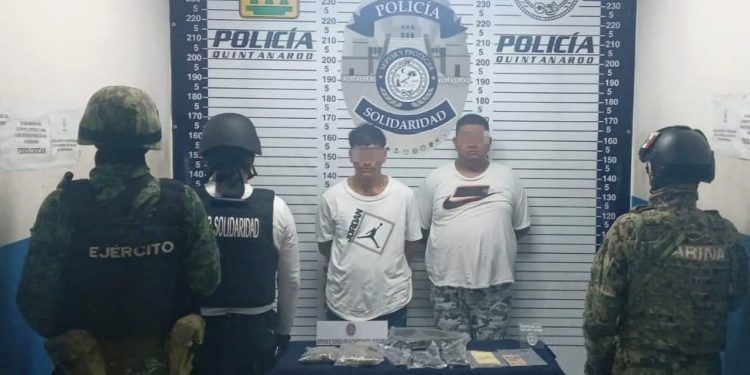 Poco después de exigir pago de derecho de piso, son detenidos en Playa del Carmen
