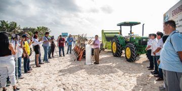 Entrega Marciano Dzul nueva maquinaria y equipo para limpieza de playas de Tulum