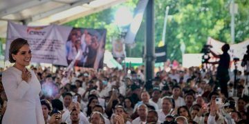 Mara Lezama manda a la calle a su gabinete