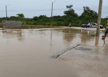 Onda tropical número 26, causa inundaciones en Chetumal