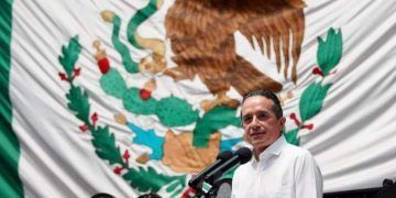 Se va Carlos Joaquín sin cumplir obligaciones