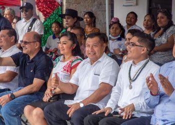 Desfile cívico del 16 de Septiembre en Tulum