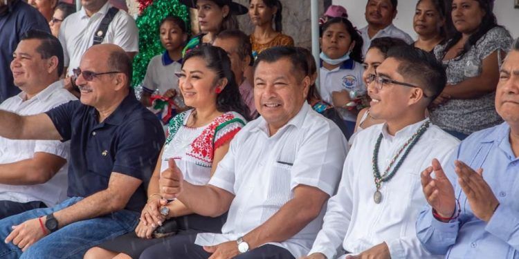 Desfile cívico del 16 de Septiembre en Tulum