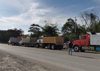 Denuncian volqueteros ser desplazados por empresa contratada por la SEDENA para los trabajos del tren maya