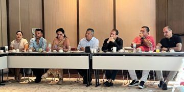 Se terminó el desorden en la costera de Tulum: Marciano Dzul y empresarios acuerdan cerrar barras a la media noche