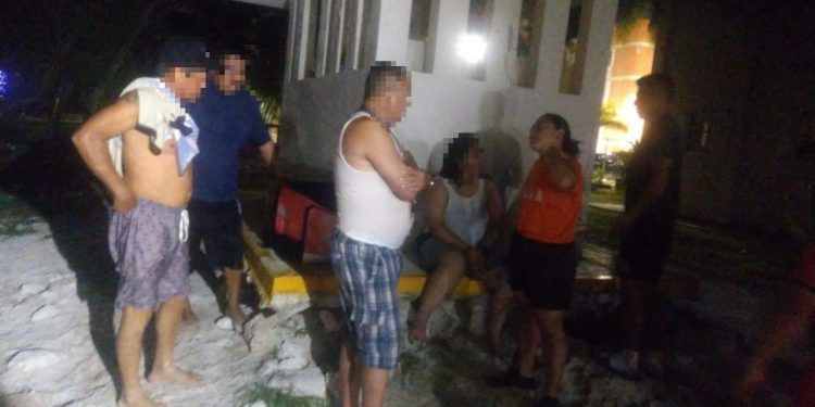 Marina–armada de México rescata a cuatro personas en inmediaciones de puerto Juárez, Quintana Roo