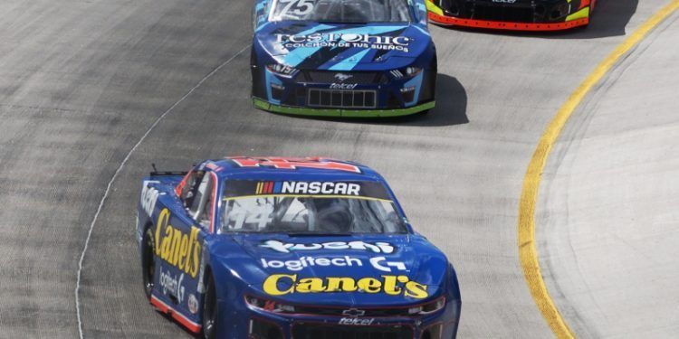 Alex De Alba Jr. mantiene top 3 general Nascar Challenge rumbo al gran premio Commscope