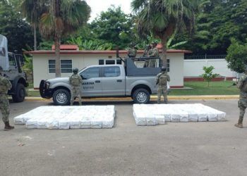 Marina asegura aproximadamente 1,800 kilogramos de presunta droga, en el municipio de Bacalar, Quintana Roo