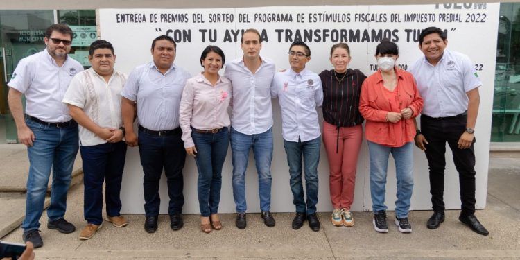 Gobierno de Tulum entrega automóvil y motocicletas a ganadores del programa impuesto predial 2022