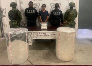 Ejército Mexicano, FGE y Policía Estatal aseguraron posible metanfetamina, un vehículo y un inmueble en Baja California