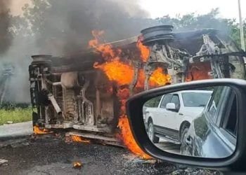 Queman patrullas en Mahahual por intento de desalojo