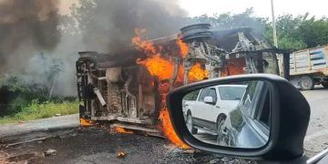 Queman patrullas en Mahahual por intento de desalojo