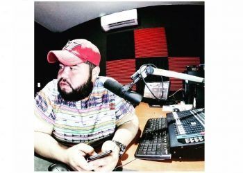 Un talento de la radio y televisión quintanarroense es Adán Quintanilla