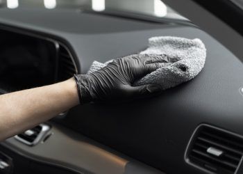 ¿Cómo limpiar efectivamente el interior de tu auto?