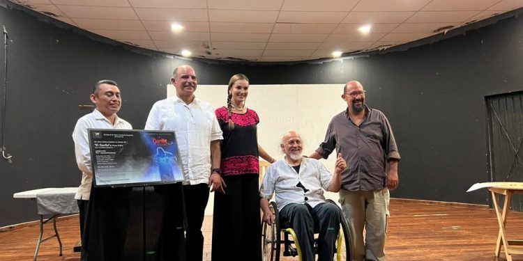 Celebran 34 años de la obra El Gorila