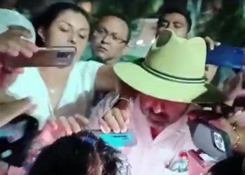 ¡Ya estuvo!: Secretario del Ayuntamiento explota contra manifestantes