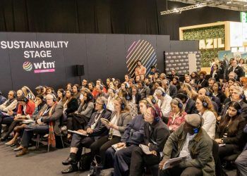 Marciano Dzul presenta en Londres plan turístico de Tulum