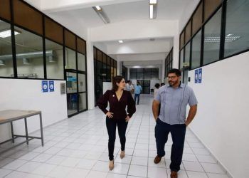 Impulsa Estefanía Mercado Centro STEM de robótica en la UT Riviera Maya