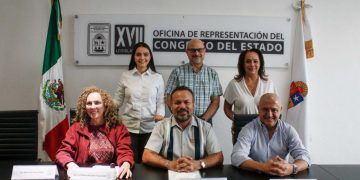 Se reúnen legisladores con director del Consejo de Promoción Turística