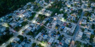 Marciano Dzul y empresarios de Tulum entregan obras de pavimentación en Akumal