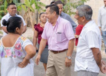 Entrega Marciano Dzul nuevas calles a la población de Coba