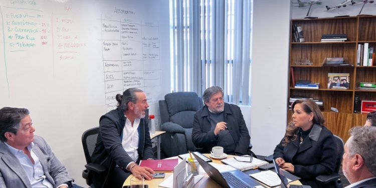 Mara Lezama se reúne con SICT para exponer necesidades de Quintana Roo