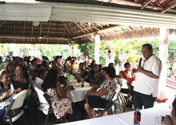 Nivardo Mena se reúne con líderes cozumeleños en agradecimiento a su apoyo
