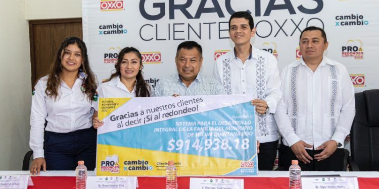Recibe DIF-Tulum donativo recaudado por tiendas Oxxo